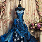 Luxuriöses, tiefseeblaues, farbverlaufendes Satin-Abendkleid mit bestickter Schleppe im Court-Stil - Themenball- und Dinnerkleid gh6543