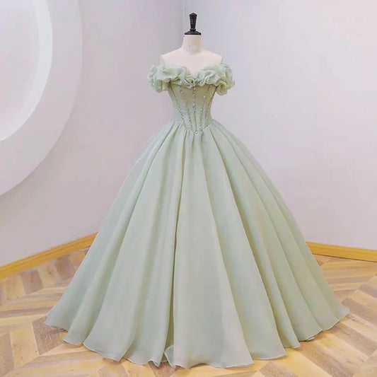 Grünes, langes Ballkleid aus Satin mit Perlenbesatz, gh4359