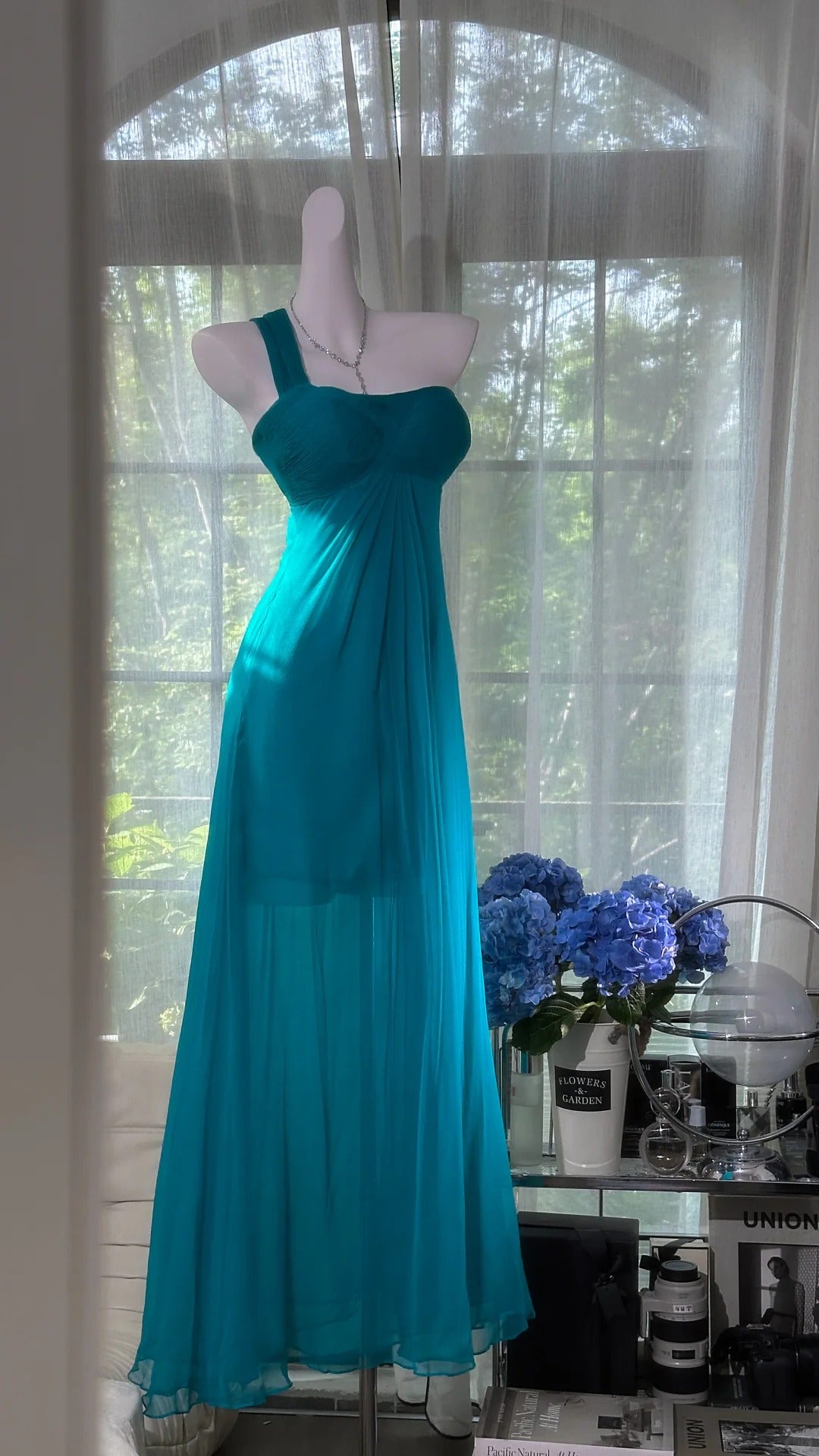 girlhomeshops - Blaues, einschultriges, modisches und elegantes Chiffon-Ballkleid, lang, gh5591