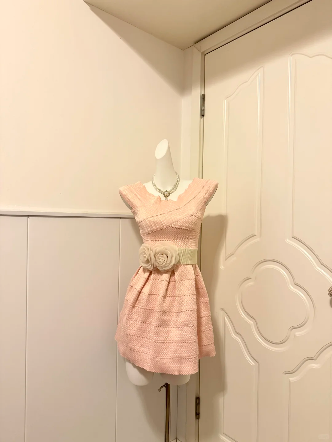 Light Pink Sleeveless Short Cocktail Dress, Off Shoulder Ruffle Neck 3D Floral Waistband A-Line Homecoming Party Gown gh9264