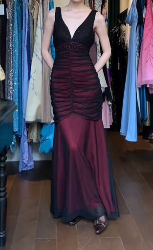 Burgundy Black Vintage Prom Dress Sleeveless Deep V Ruched Tulle Mermaid Long Evening Gown gh9624
