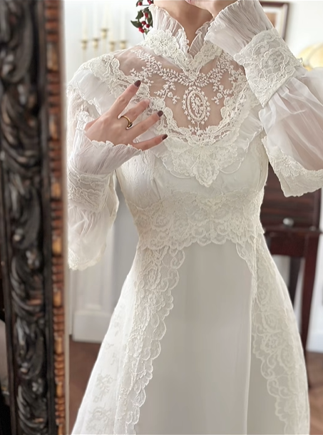 Ivory Vintage Chiffon Wedding Gown, High Neck Lace Illusion V‑Neck, Lace Puff Long Sleeves, Lace Appliqué Empire Waist, Overlay Lace Outer Skirt, Flowy Floor‑Length Full Skirt, Scalloped Lace Hem, Bridal Prom Dress gh8739