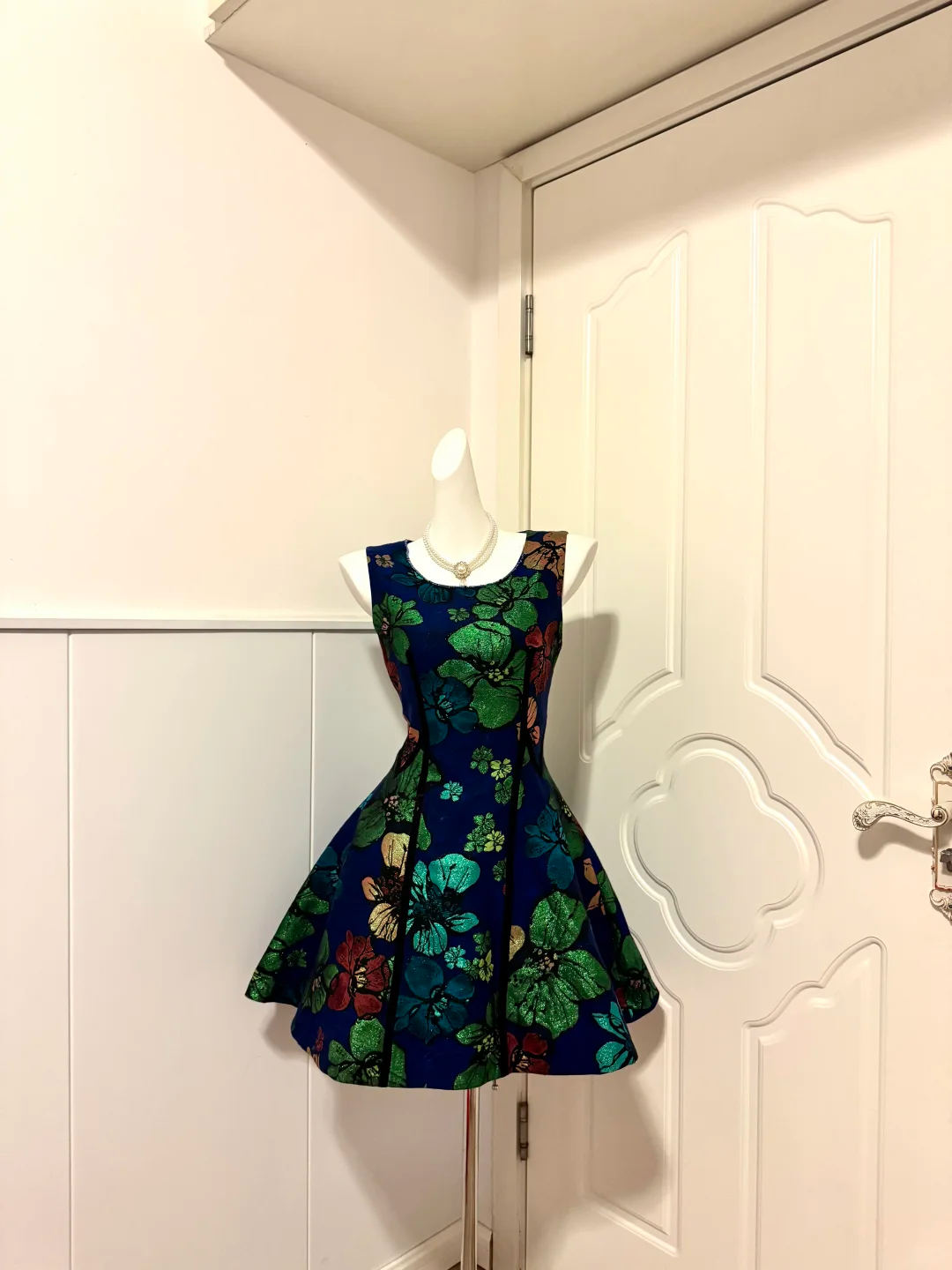Navy Blue Metallic Floral Jacquard Sleeveless Short Cocktail Dress, Round Neck A‑Line Homecoming Party Gown gh9175