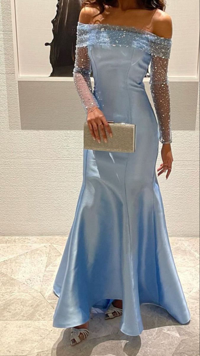 Robe sirène en satin bleu clair à épaules dénudées et manches longues gh6483
