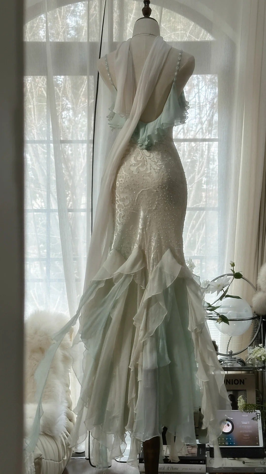 Weiß Mintgrün Romantische Mode Elegante Zarte Perlen Spitze Spaghetti-Trägern Lange Tüll Chiffon Rüschen Ballkleid Abendkleid Partykleid gh4056