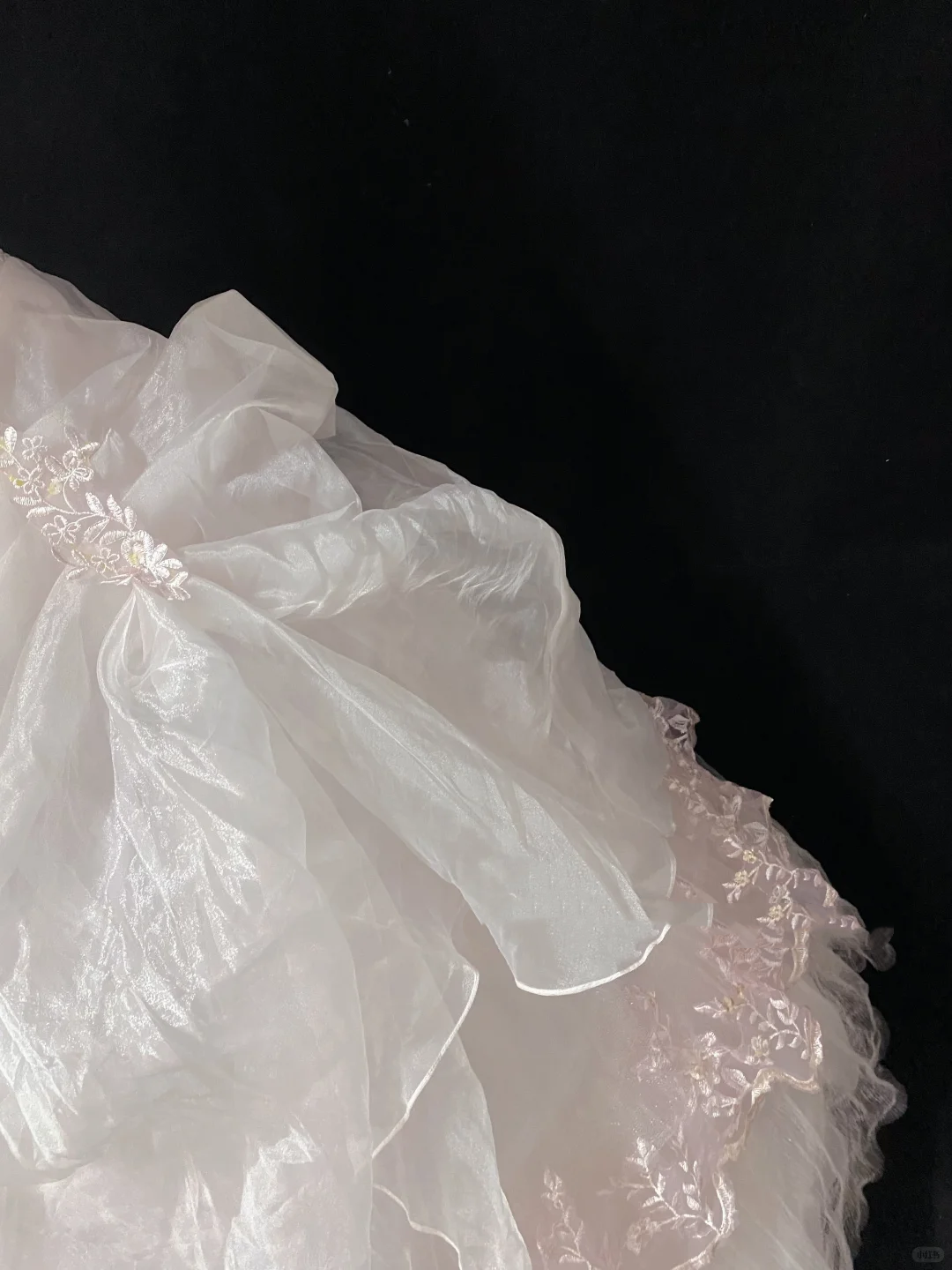 Blush Pink Strapless Vintage Romantic Gown, Cinched Waist, Voluminous Skirt With Lace Trim, Wedding Dress & Bridal Gown gh8151