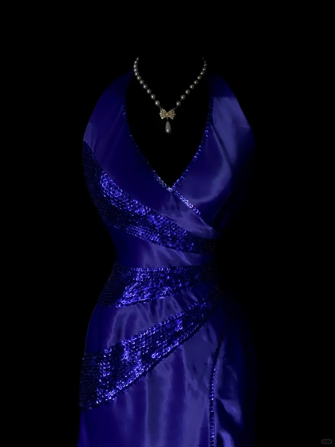 Royal Blue Halter V‑Neck Evening Gown, Diagonal Sequin Embellishment, Fitted Waist, Satin Long Dress With High Side Slit, Formal Prom Party Gown gh8887