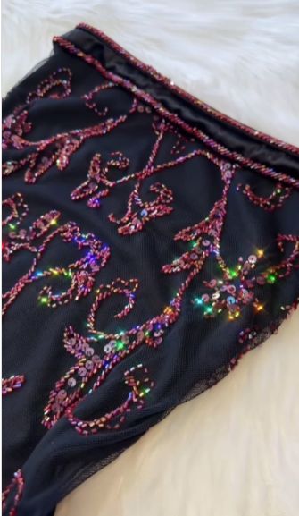 Wunderschönes, figurbetontes, schulterfreies, exquisites, langes Ballkleid aus Tüll mit Perlen gh3156