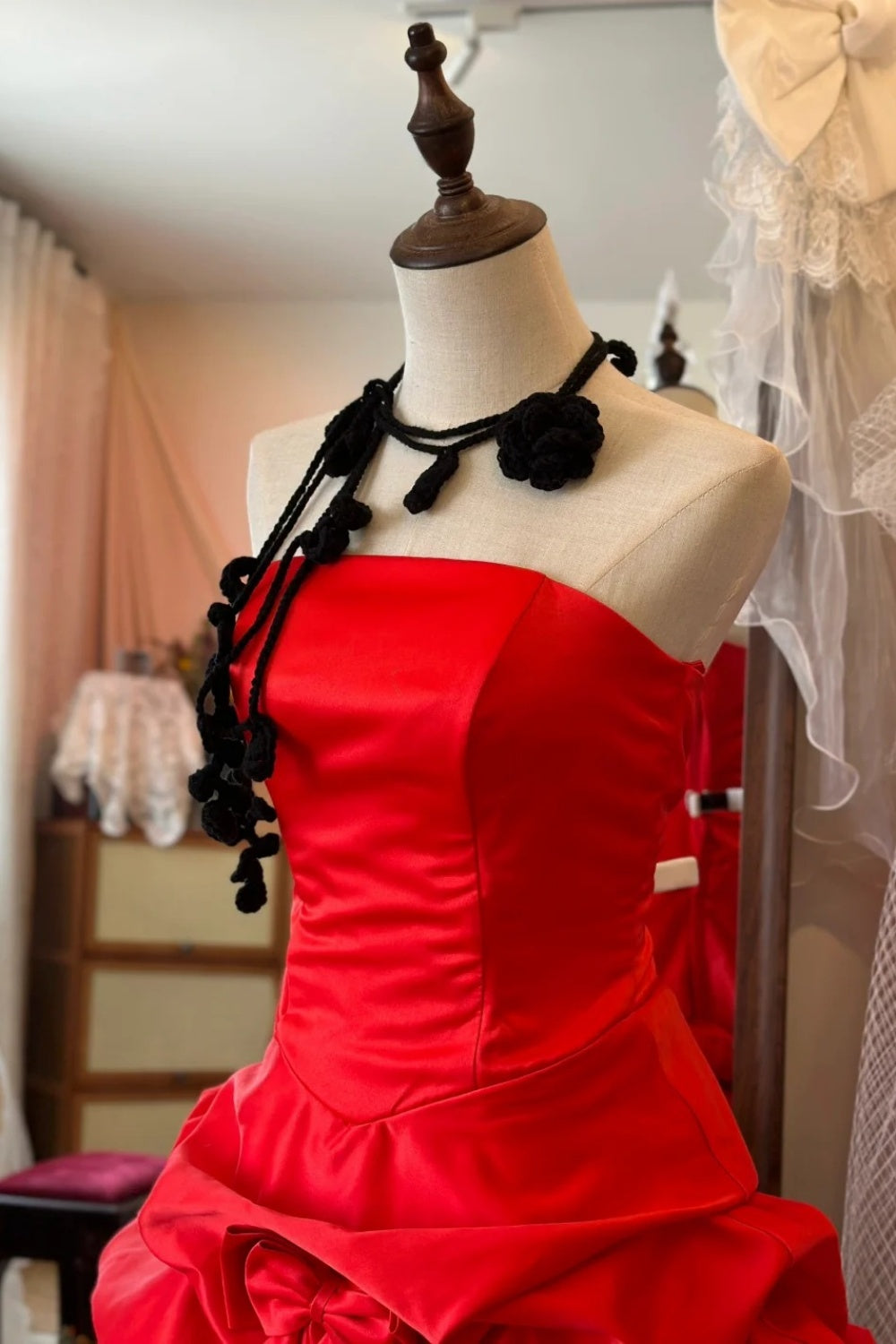 Rotes Retro-Kleid: Satin-Taille, ausgestellter Rock, hochwertiges Partykleid gh6577