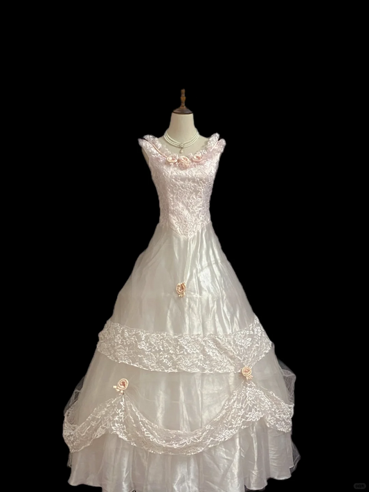 Blush Pink Vintage Rose Lace Romantic Wedding Dress, Cinched Waist, Voluminous Elegant Skirt gh8334