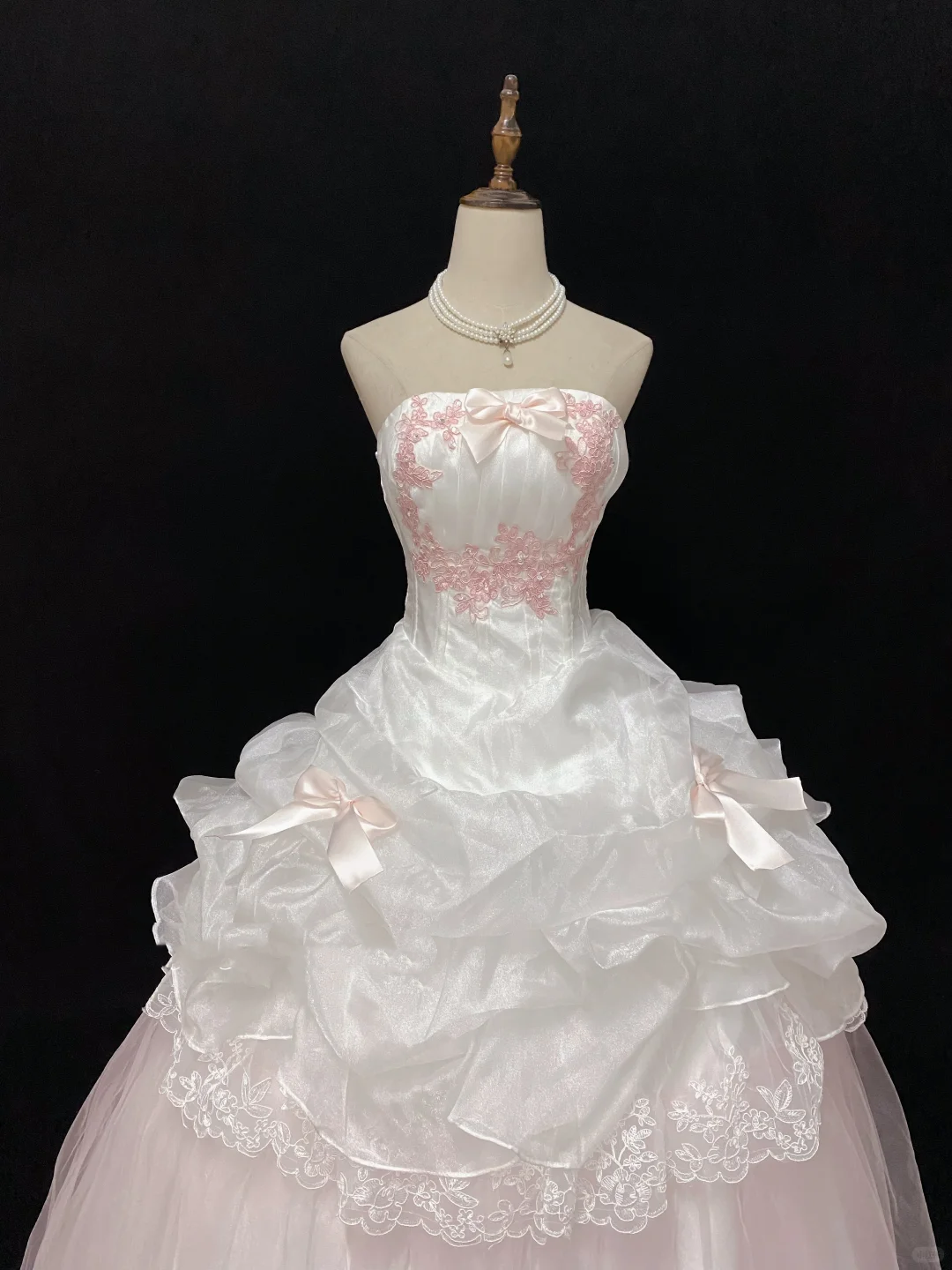 Blush Pink Strapless Vintage Romantic Gown with Cinched Waist & Voluminous Princess Skirt, Wedding Dress gh8108