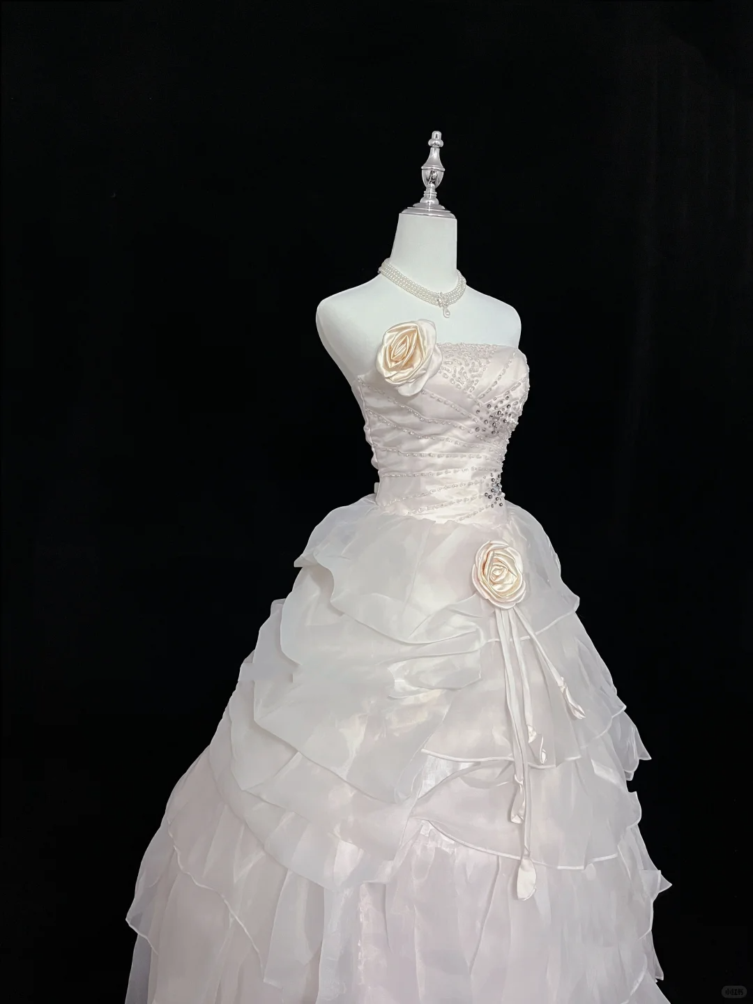 Blush Pink Strapless with Rose Florals, Cinched Waist, Voluminous Tiered Skirt Long Romantic Dress, Wedding Gown gh8069