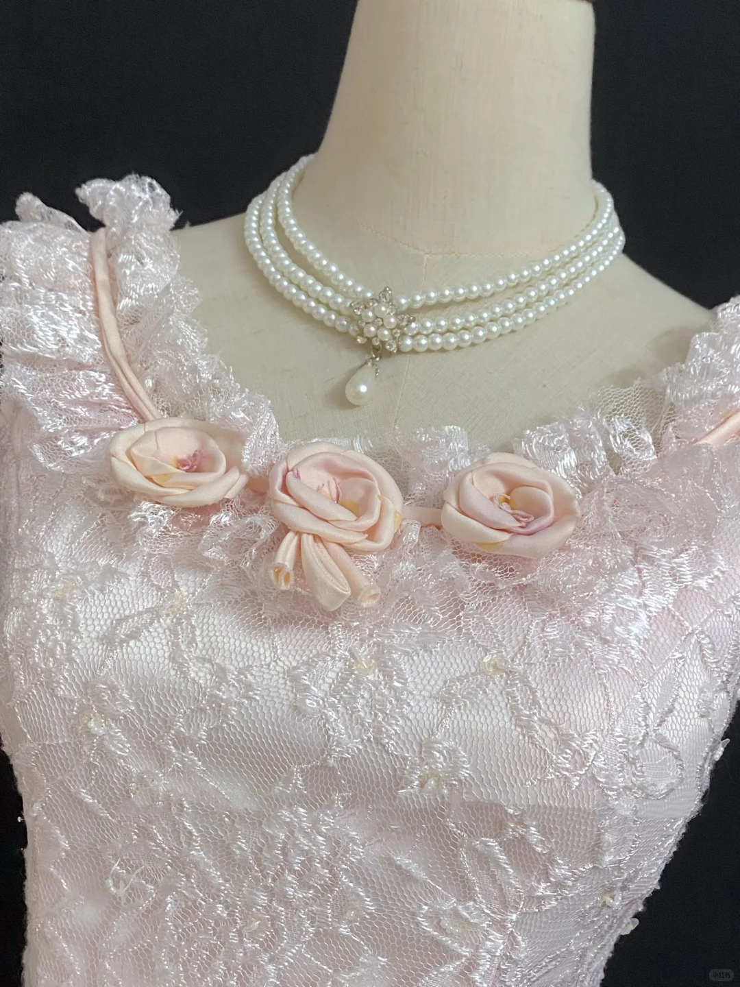 Blush Pink Vintage Rose Lace Romantic Wedding Dress, Cinched Waist, Voluminous Elegant Skirt gh8334