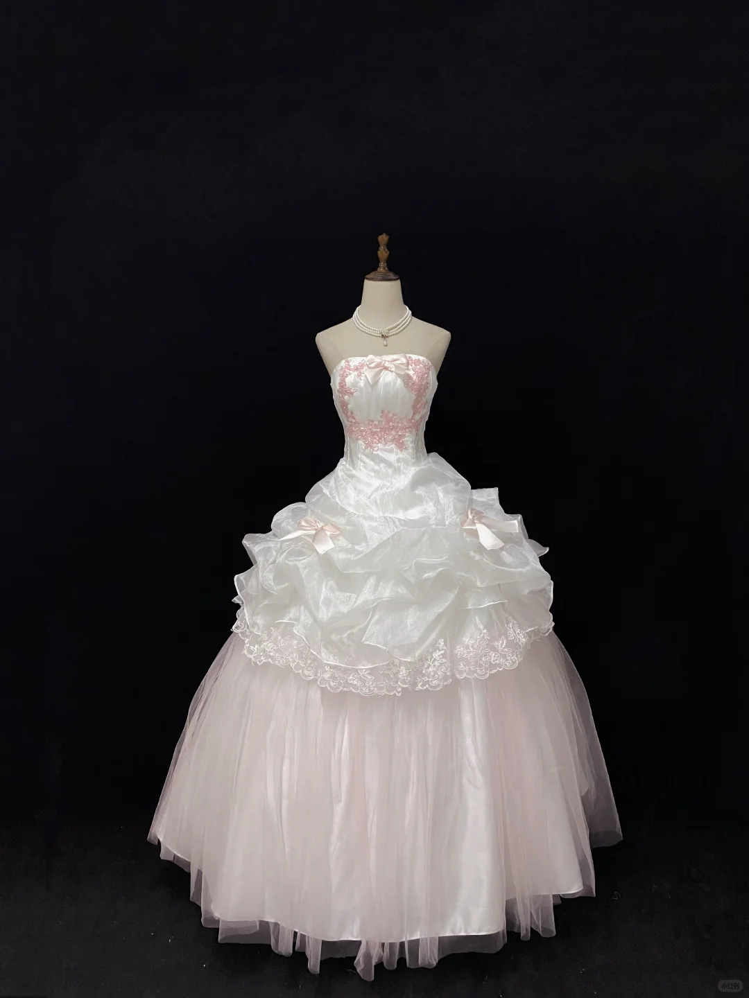 Blush Pink Strapless Vintage Romantic Gown with Cinched Waist & Voluminous Princess Skirt, Wedding Dress gh8108