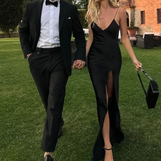 Robe de soirée longue en satin noir élégante et sexy avec fente latérale pour invités de mariage gh3431