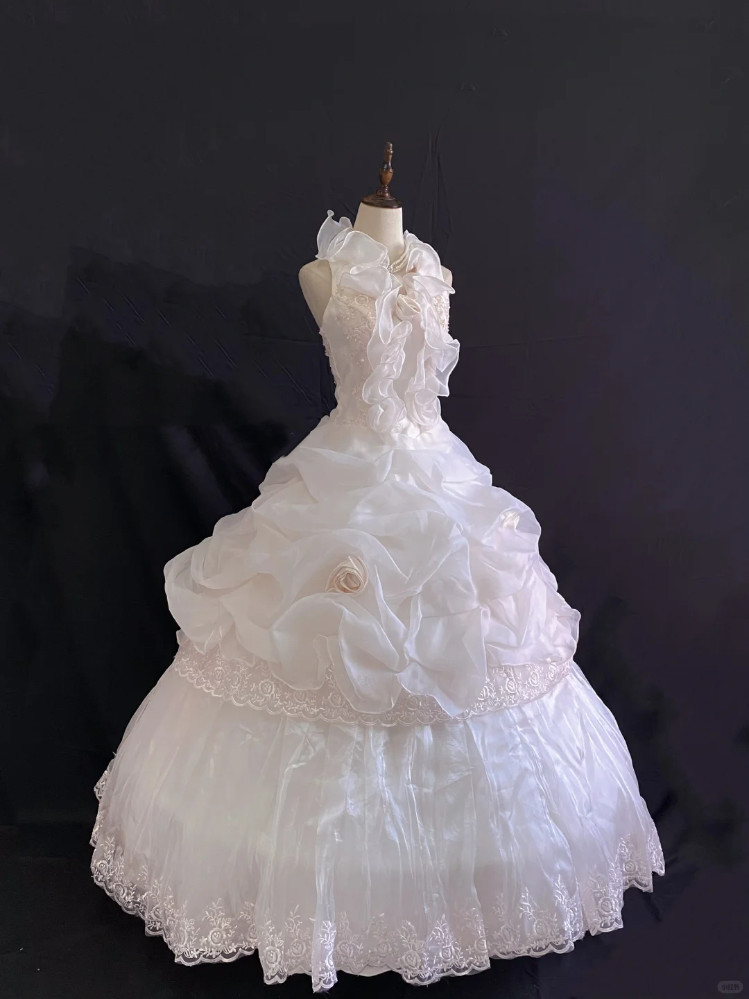 Blush Pink Halter Lace Trim Romantic Gown, Cinched Waist, Voluminous Princess Skirt, Wedding Dress & Bridal Gown gh8239