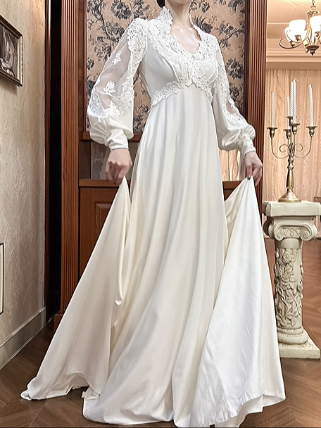 Ivory Vintage Empire Waist Wedding Gown, V‑Neck Lace Trim Neckline, Lace Mixed Puff Long Sleeves, Lace Appliqués Empire Bodice, Flowing A‑Line Long Skirt, Prom & Wedding Dress gh8688