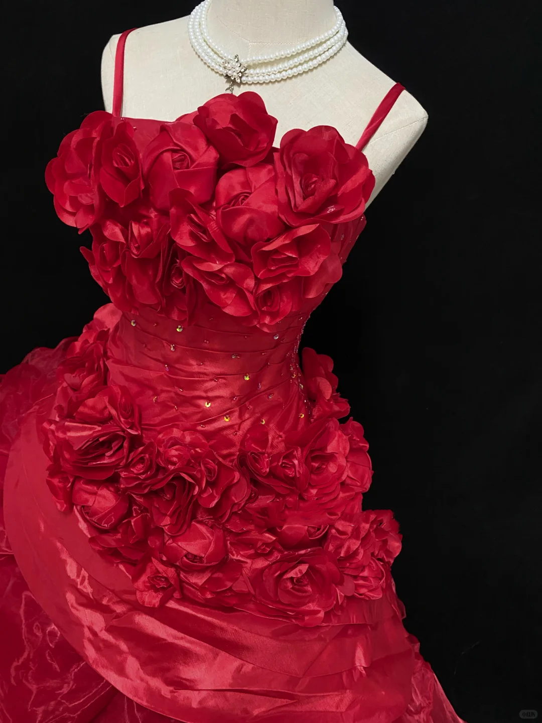 Red Spaghetti Strap Long Romantic Gown, Cinched Waist, Voluminous Vintage Luxury Skirt, Wedding Gown gh8111