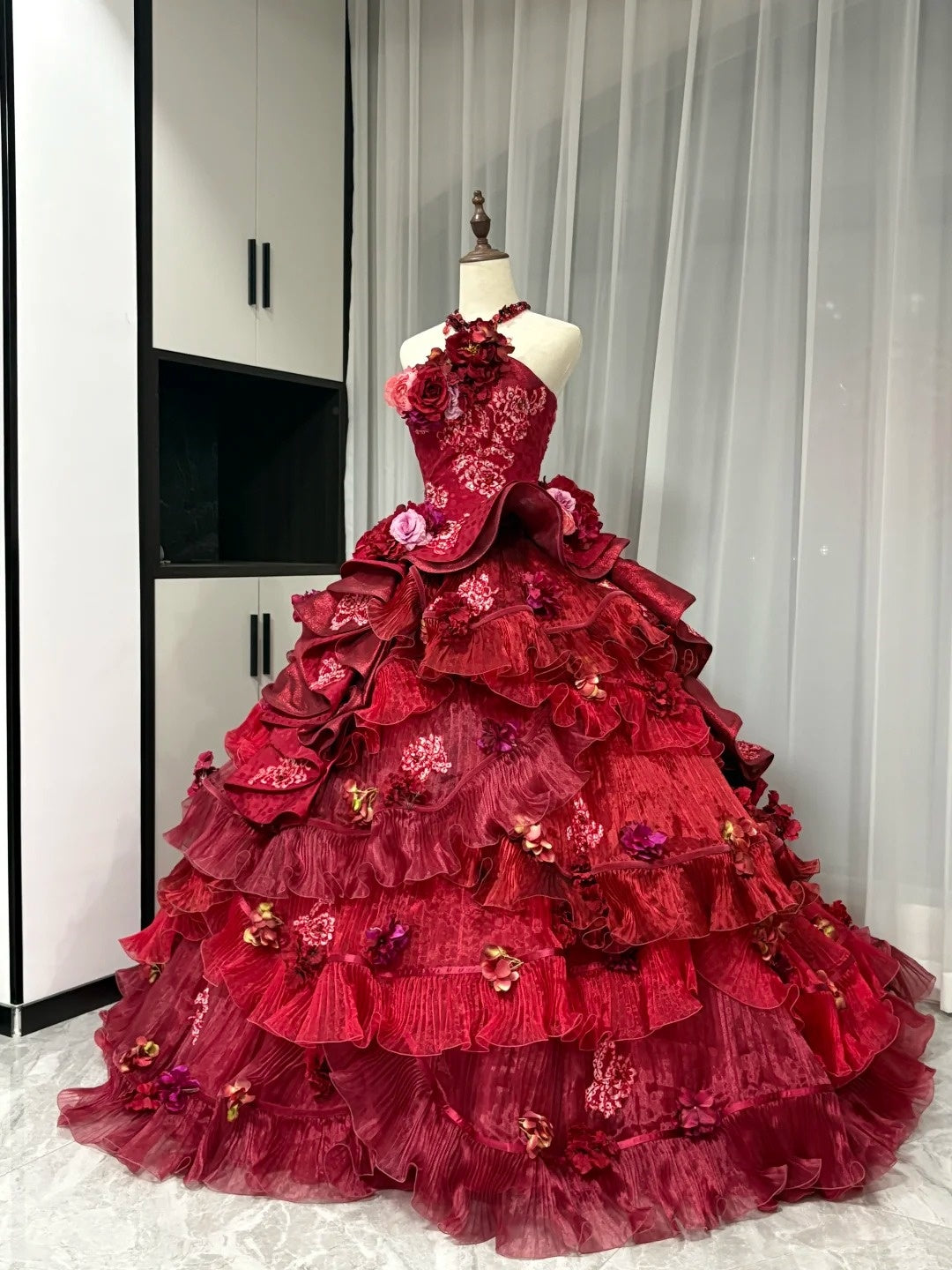 Rotes, florales, perlenbesetztes, maximalistisches, langes Tüll-Ballkleid zum 16. Geburtstag, Quinceanera-Kleid, gh4738