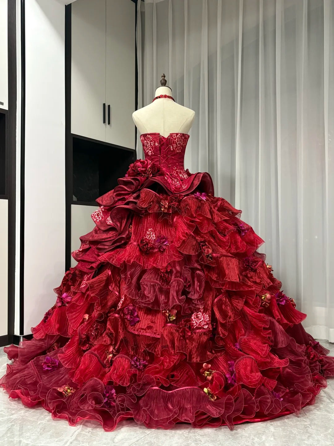 Rotes, florales, perlenbesetztes, maximalistisches, langes Tüll-Ballkleid zum 16. Geburtstag, Quinceanera-Kleid, gh4738