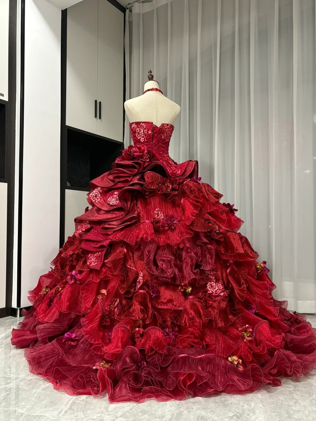 Rotes, florales, perlenbesetztes, maximalistisches, langes Tüll-Ballkleid zum 16. Geburtstag, Quinceanera-Kleid, gh4738