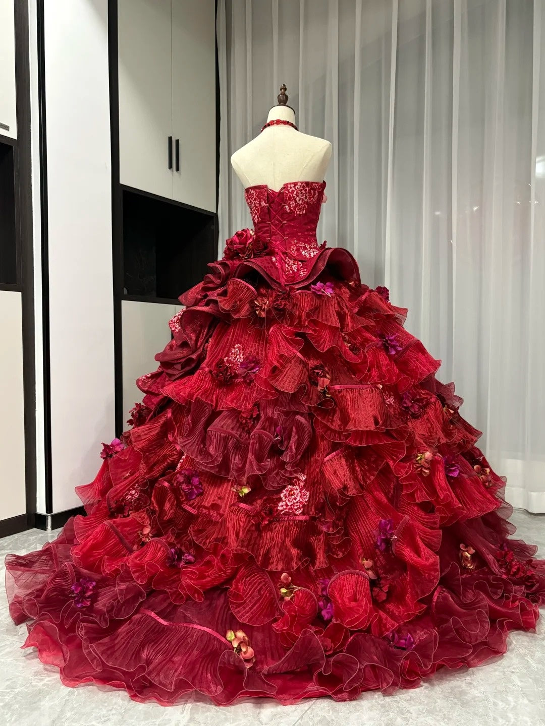 Rotes, florales, perlenbesetztes, maximalistisches, langes Tüll-Ballkleid zum 16. Geburtstag, Quinceanera-Kleid, gh4738