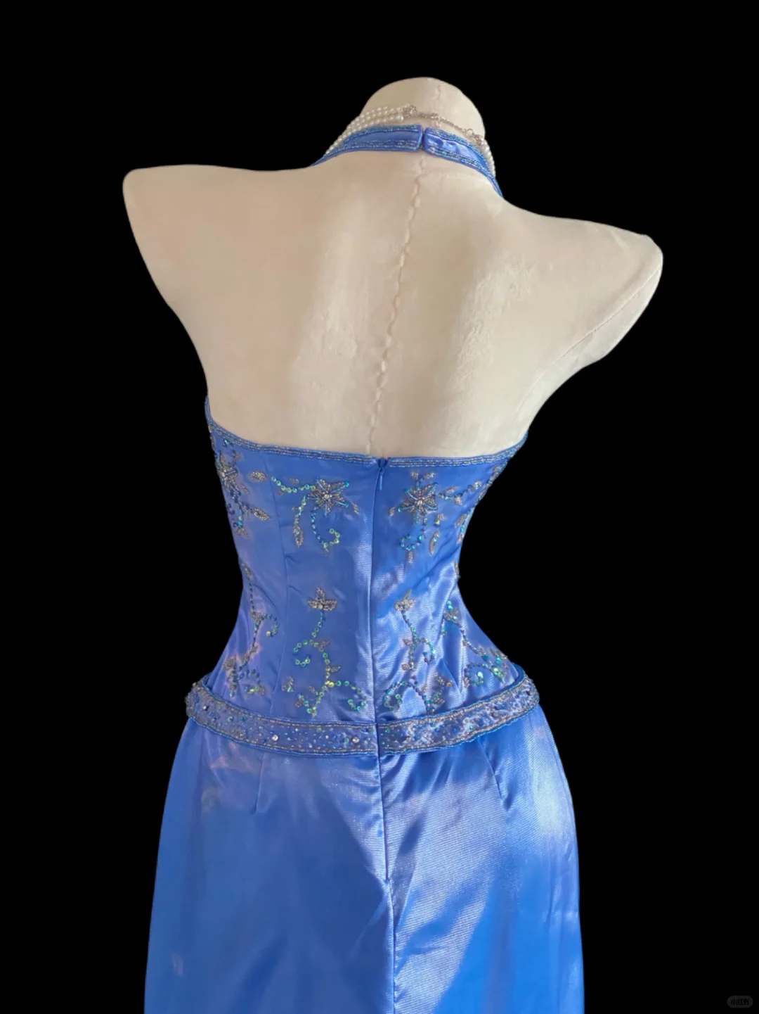 Royal Blue Halter Satin Mermaid Evening Gown, V‑Neck, Floral Beaded Embroidery Bodice, Beaded Waistband, Front‑Slit Ruffled Skirt, Small Train, Formal Pageant Prom Dress gh8901