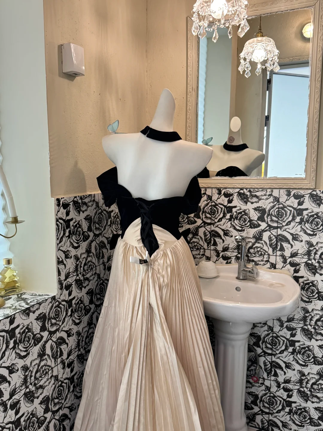 Black Strapless Waist-Cinched Spliced Champagne Full Flared Skirt Romantic Dress, Wedding Gown gh7620
