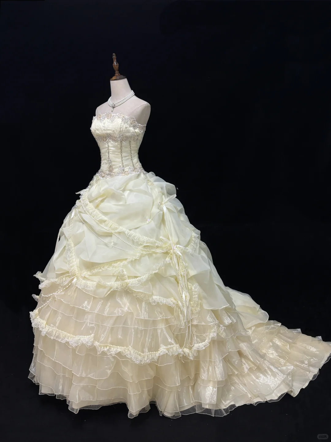 Light Yellow Vintage Palace Strapless Cinched Waist Voluminous Skirt Long Romantic Dress, Wedding Gown gh7939