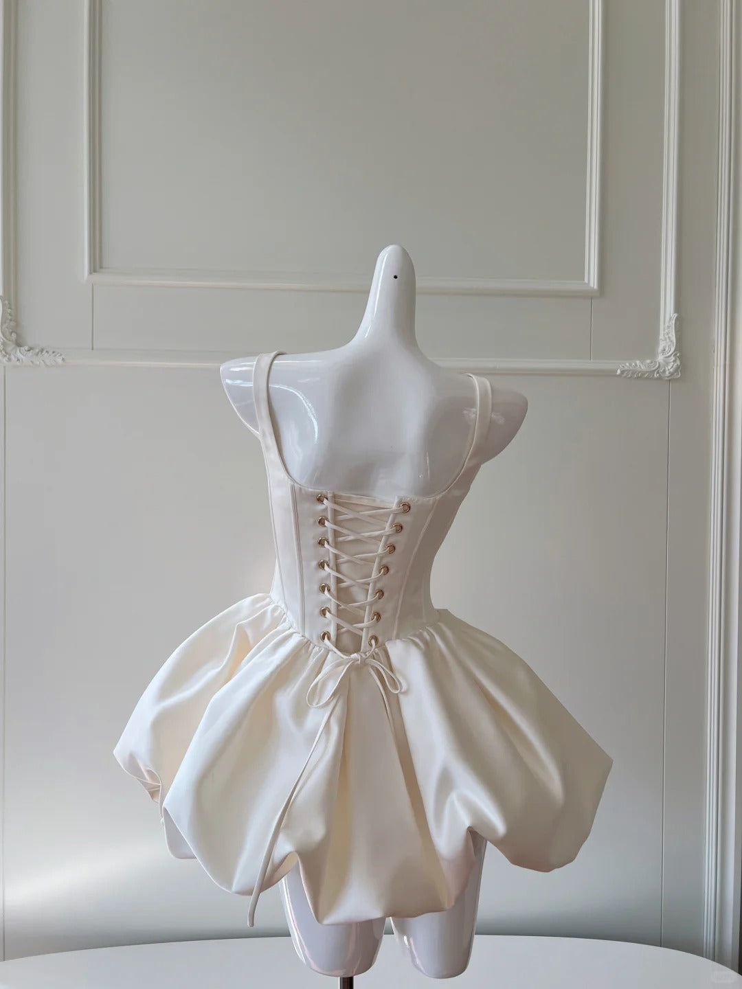 Moonlight Weißes kurzes Satin-Heimkehrkleid Partykleid gh4763