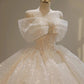 Girlhomeshops - Weißes, funkelndes, wunderschönes, schulterfreies Spitzenkleid mit Schleife, Sternenperlen-Dekoration und Boden, formelles Ballkleid, exquisites Hochzeitskleid gh5312
