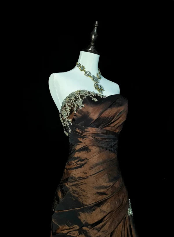 Braun-schwarzes, schulterfreies Satin-Abendkleid mit Farbverlauf: Aufwendige Stickerei, Meerjungfrauen-Stil, hochwertiges Maxi-Abendkleid gh6587