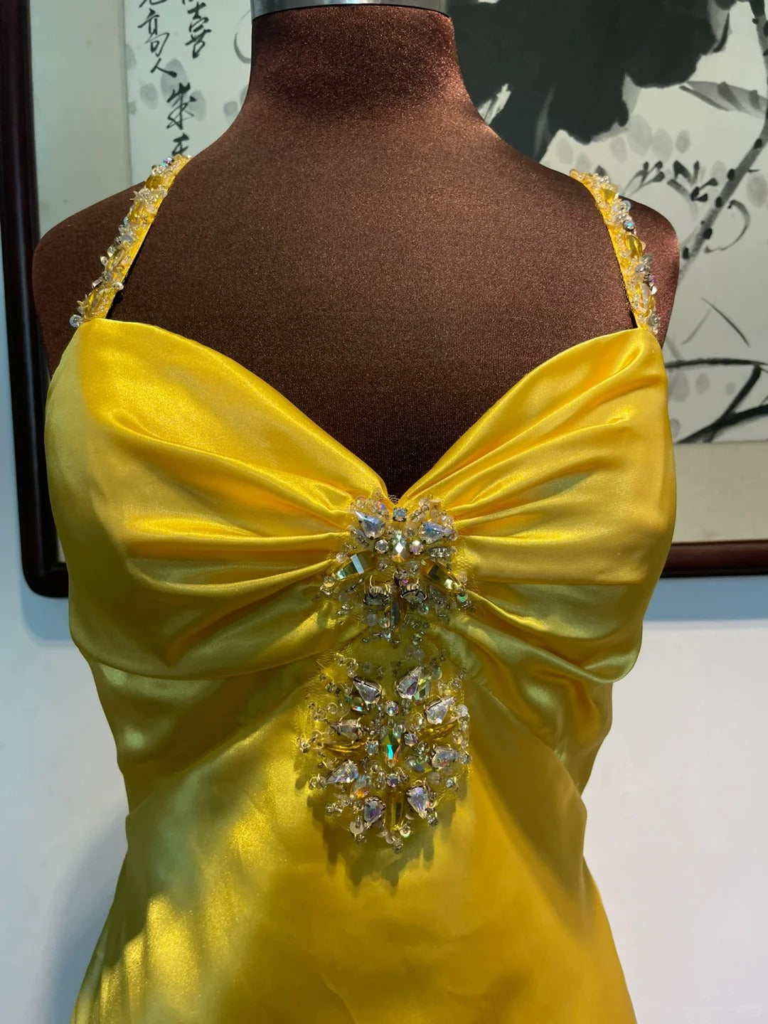 Robe de soirée longue en satin jaune avec strass, élégante et dos nu, tenue de bal, d'anniversaire, gh4947