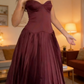 Brautjungfernkleid aus Satin – trägerlos, mit Korsett-Taille, plissiertem, weitem Rock, schmal geschnitten, gh6975