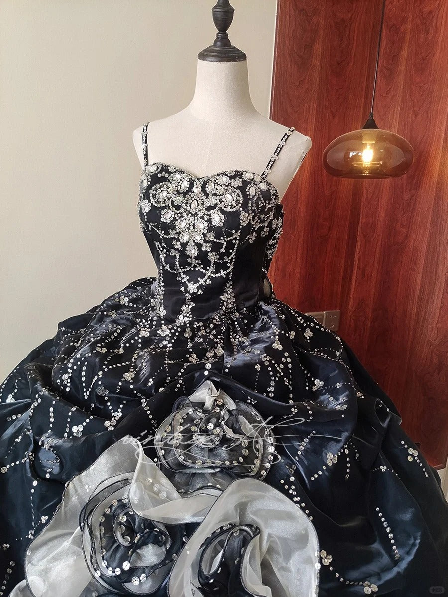 Girlhomeshops - Schwarz-weiße Quinceanera-Kleider, wunderschönes, langes, mit Perlen besetztes schwarzes Schwanenkleid aus Tüll, Ballkleider, Prinzessinnenkleid für Erwachsene, Kleid für 16-Jährige gh5291