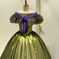 Olivgrünes schulterfreies viktorianisches Ballkleid aus Satin: Satinstoff, floraler Samtbesatz, sternförmige Spitze, Retro-Ballkleid-Silhouette, formelles Ballkleid gh6734