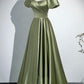 Vintage olivgrünes Satinkleid mit eckigem Ausschnitt, Puffärmeln und taillierter, ausgestellter Silhouette – ein elegantes Abendkleid für mondäne Damen (gh7074).