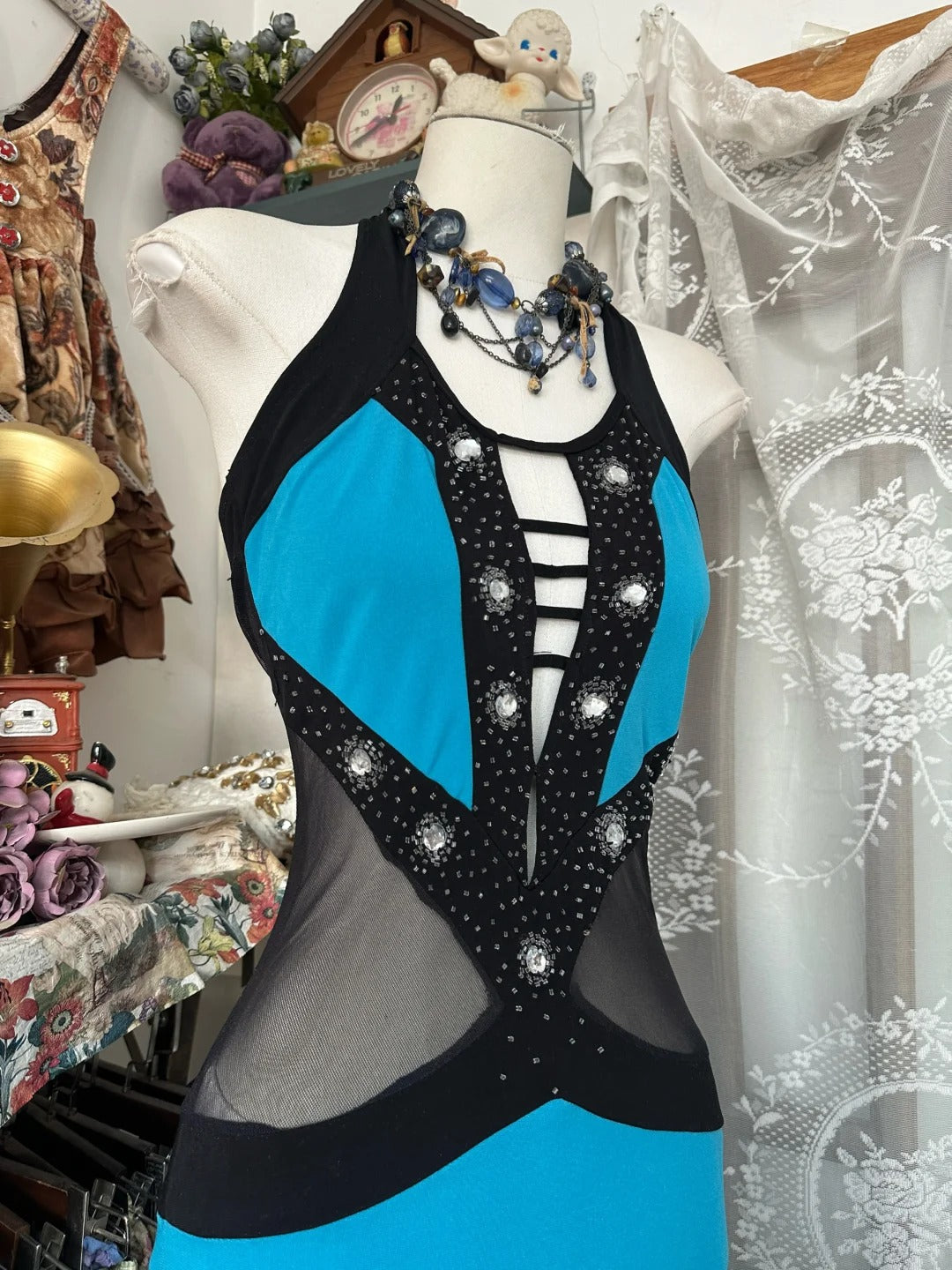 Girlhomeshops - Robe de soirée longue et élégante à bretelles et perles bleues, gh5187
