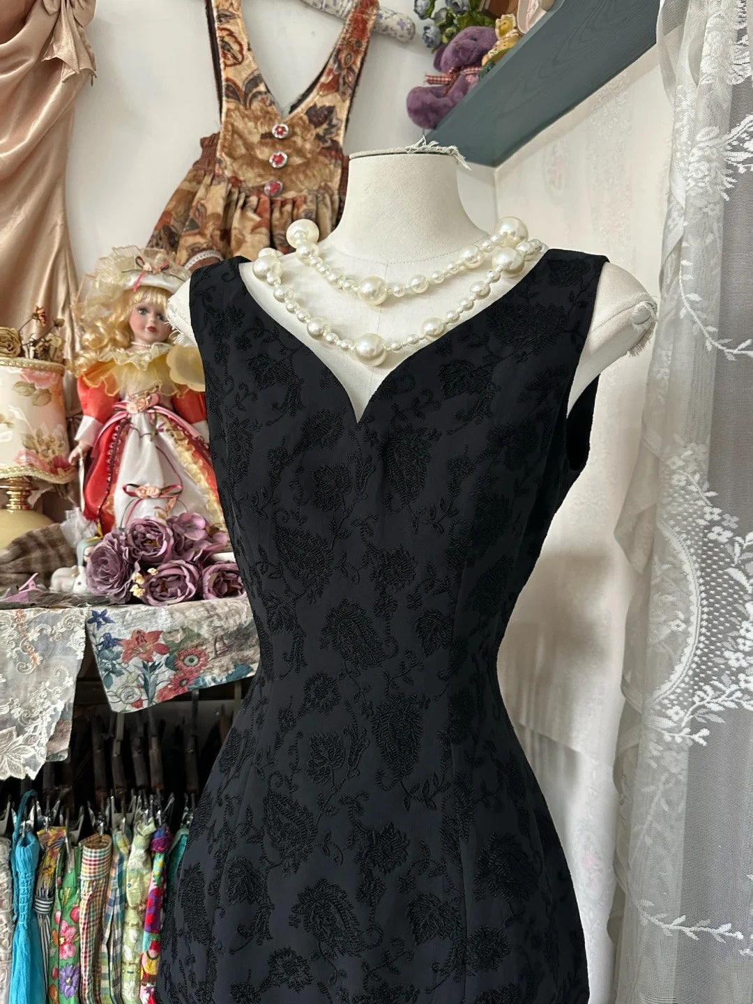 girlhomeshops-Art Modern Style Black Patterned Satin Deep - V Sleeveless Floor - Length Creative Evening Dress gh5887