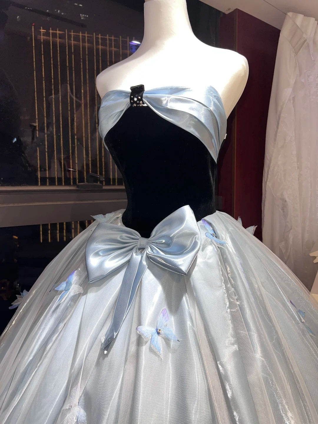 Eisblaues Traumkleid mit Schmetterlingsmotiv und herzerwärmendem Schmetterlings-Feenkleid 🦋 gh6730