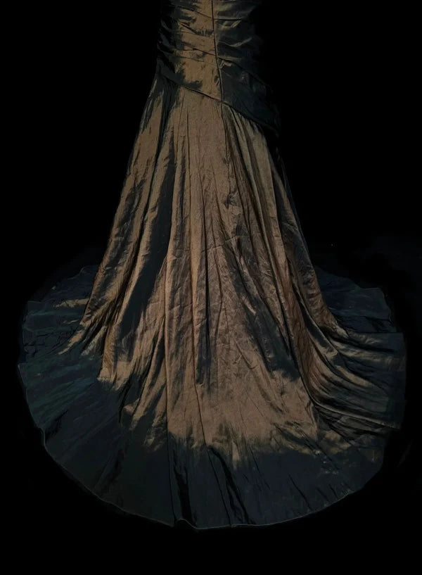 Braun-schwarzes, schulterfreies Satin-Abendkleid mit Farbverlauf: Aufwendige Stickerei, Meerjungfrauen-Stil, hochwertiges Maxi-Abendkleid gh6587