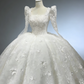 Weißes Ballkleid im königlichen Stil mit Puffärmeln – aufwendig besticktes Brautkleid für die Kirche gh6968