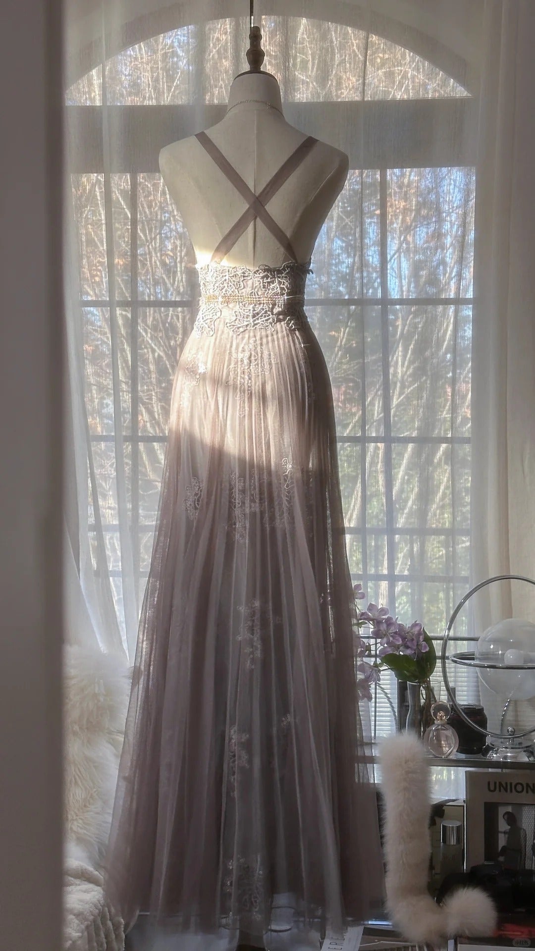 Grau Lila Romantisch Mode Elegant Exquisite Spitze Blumenapplikation Langes Tüll Feen-Ballkleid Abendkleid Geburtstags-/Hochzeitsgast-/Feiertagspartykleid Ballkleid Valentinstags-Date-Kleid Brautjungfernkleid gh4031