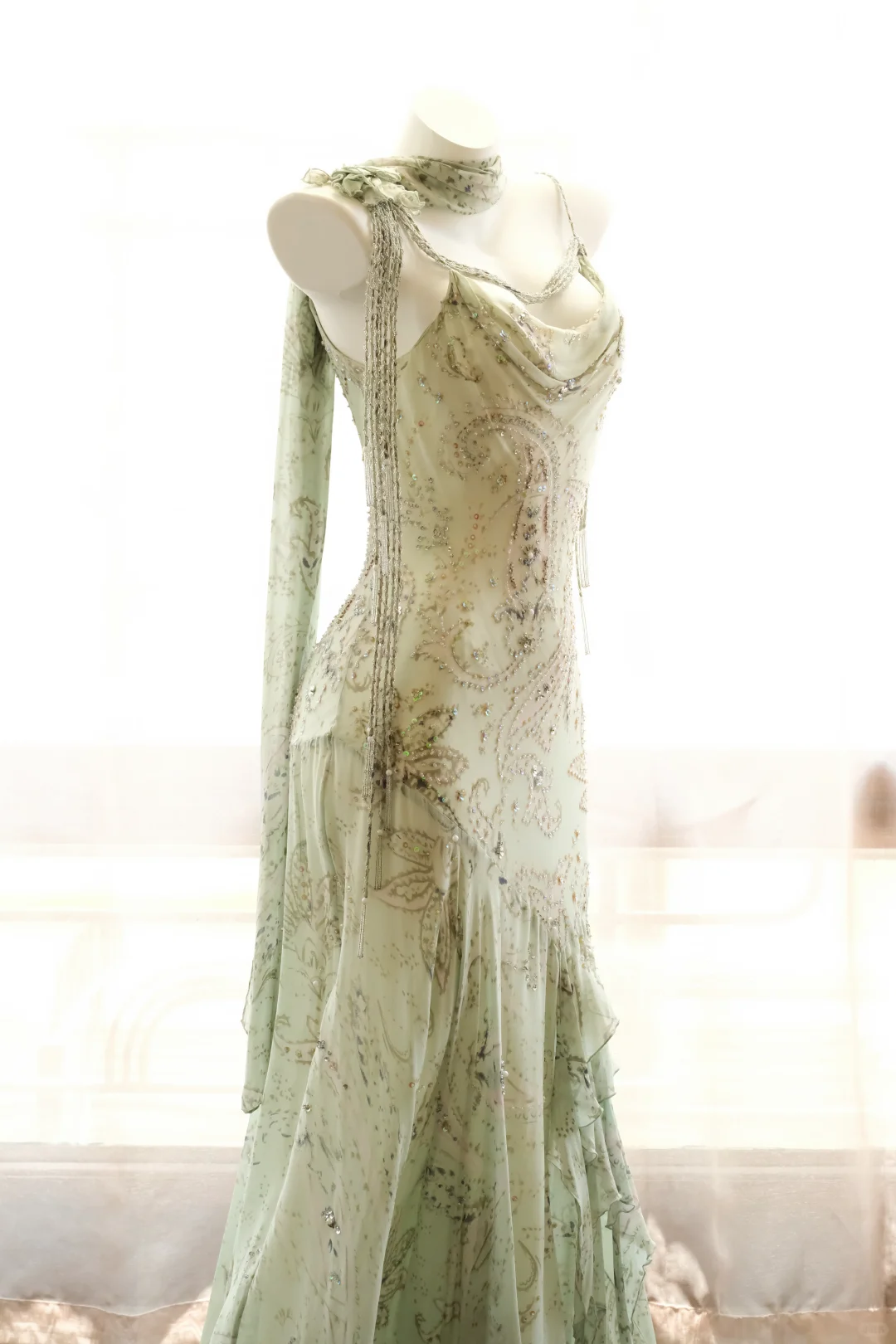 Women Vintage Long Mermaid Formal Dress Spaghetti Straps Cowl Neck Mint Green Paisley Print Hand Beaded Chiffon Evening Gown With Matching Neck Scarf gh9586