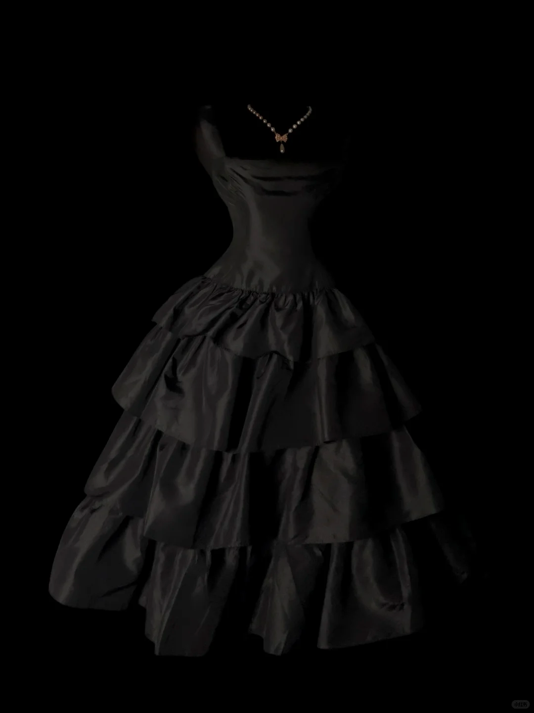 Vintage Black Satin Strapless Ball Gown, Square Bandeau Neck, Cinched Fitted Waist, Multi‑Tier Ruffled Cake Skirt, Formal Prom Party Evening Dress gh8898