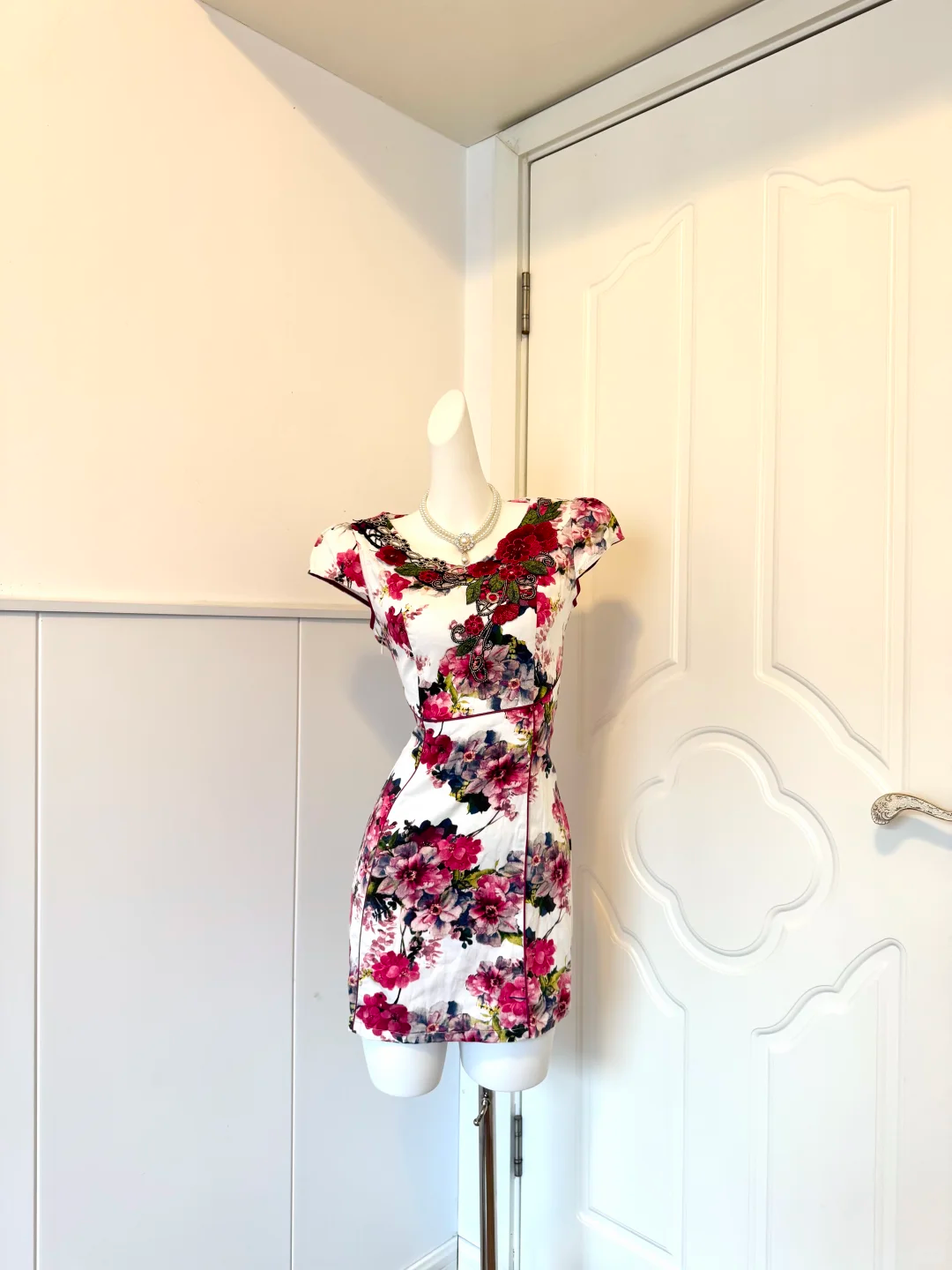 White Floral Bodycon Homecoming Dress Cap Sleeve Cocktail Party Gown gh9382