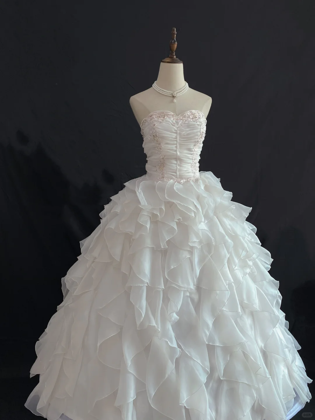 White Strapless Romantic Gown, Fitted Waist, Fluffy Tiered Cake Skirt, Wedding Dress & Bridal Gown gh8246