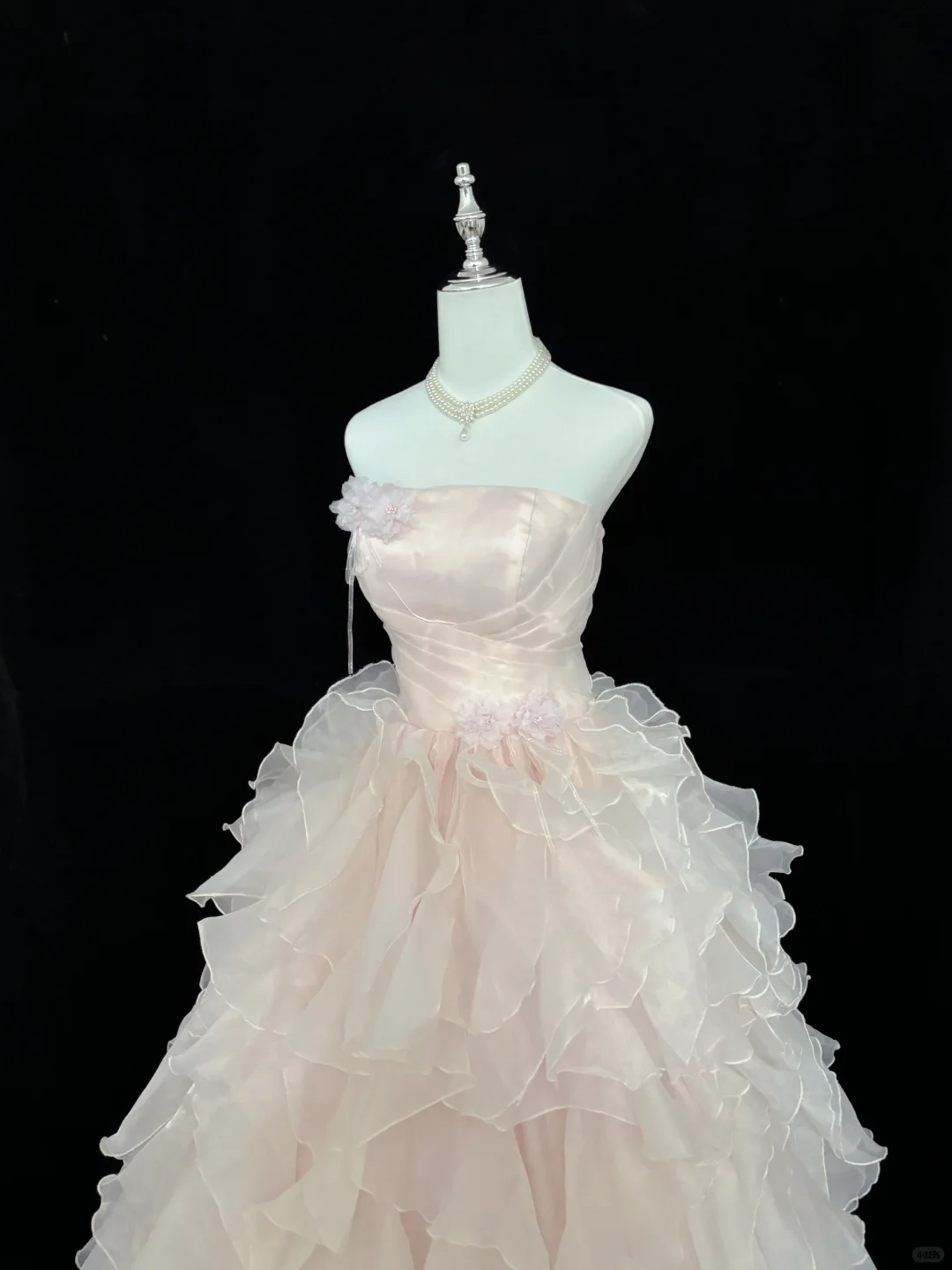 Blush Pink Strapless with Floral Details, Cinched Waist, Voluminous Wavy Skirt Long Romantic Dress, Wedding Gown gh8080