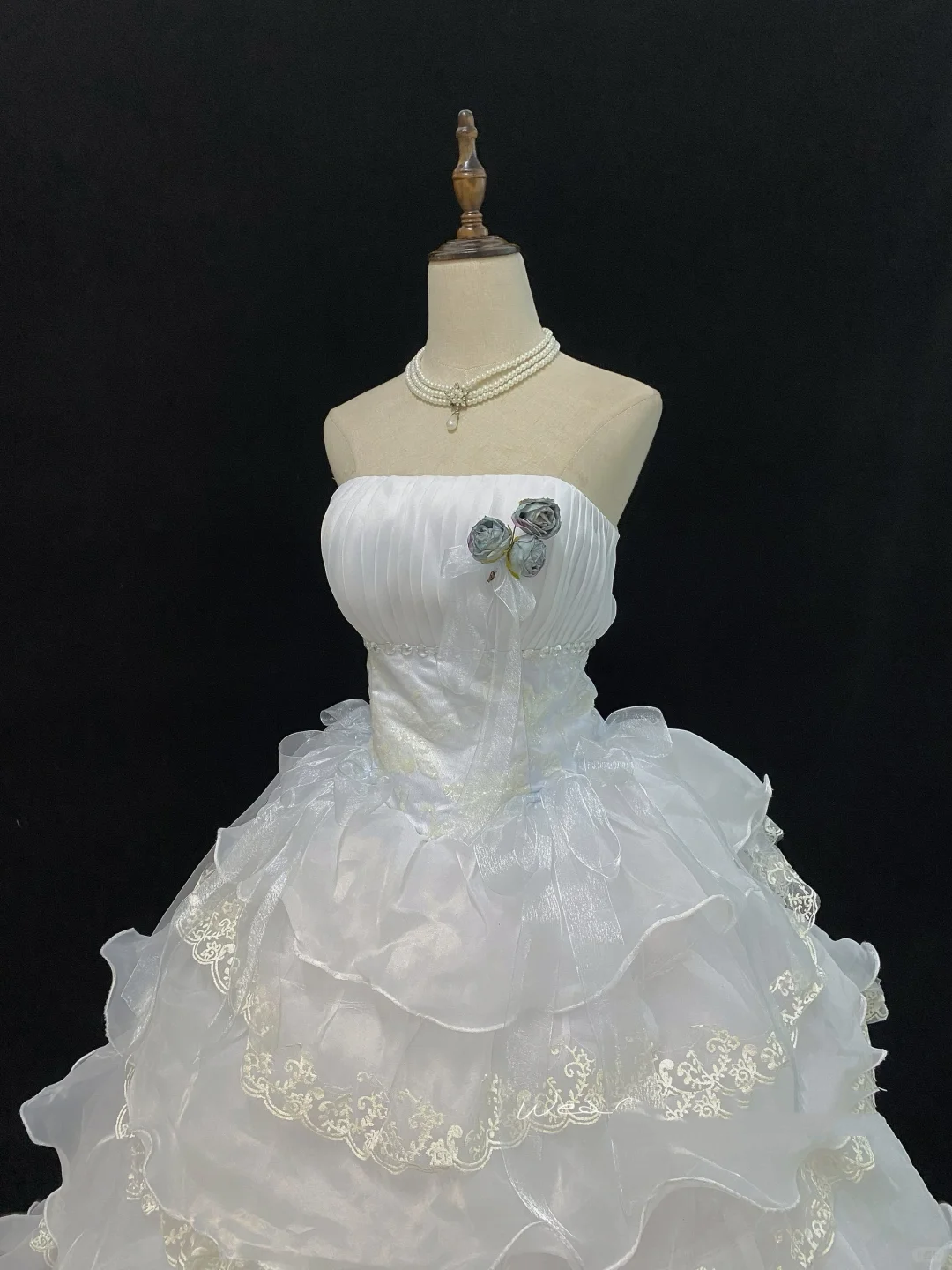 Off-White Strapless Long Romantic Gown, Cinched Waist, Voluminous Tiered Skirt, Wedding Dress & Bridal Gown gh8119