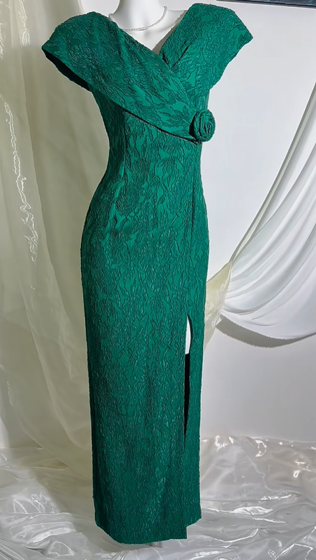 Dark Green Vintage Sexy Prom Gown With Stylized Neckline, Fitted Waist & Slim Fit, Evening Party Dress gh8555